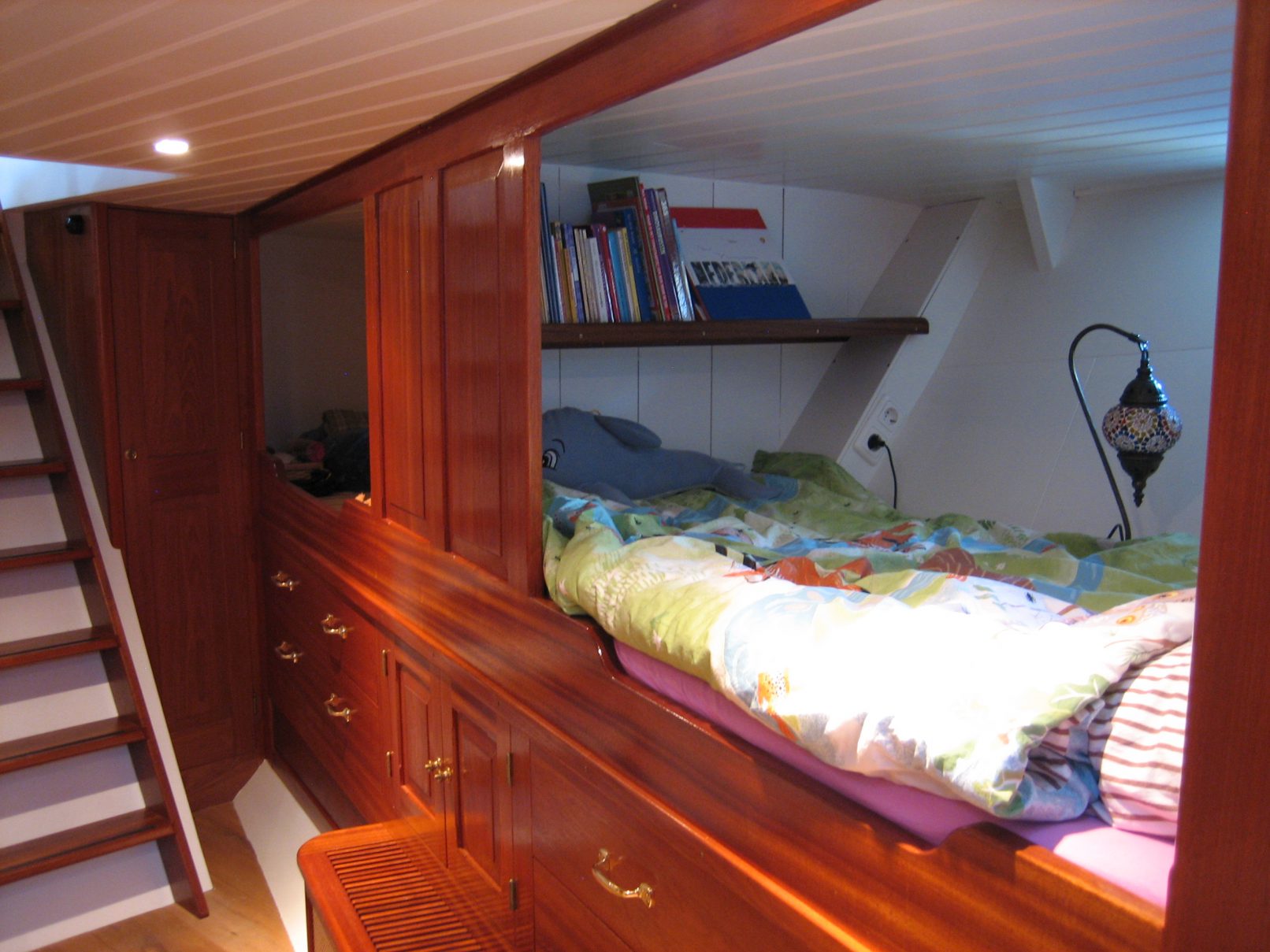 Luxe slaapkooien op een kotter