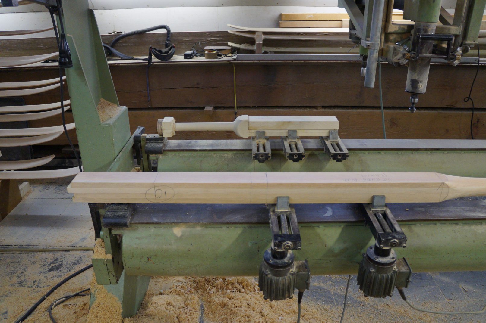 Kopieerfreesmachine met ingeklemde mal en werkstuk