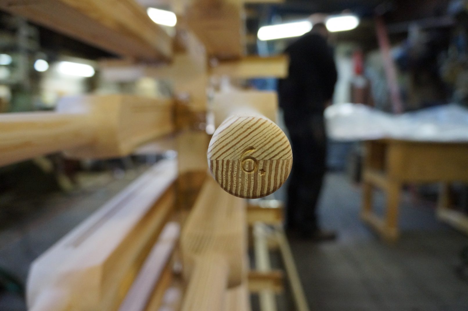 Nummer op handvat van replica roeiriem Koningssloep