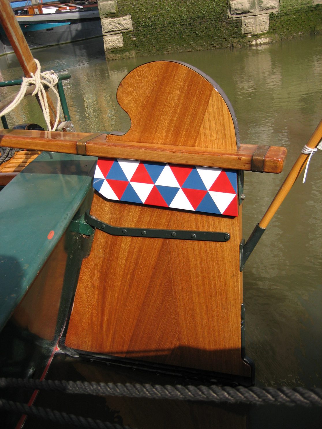 Roer zeeschouw in het water