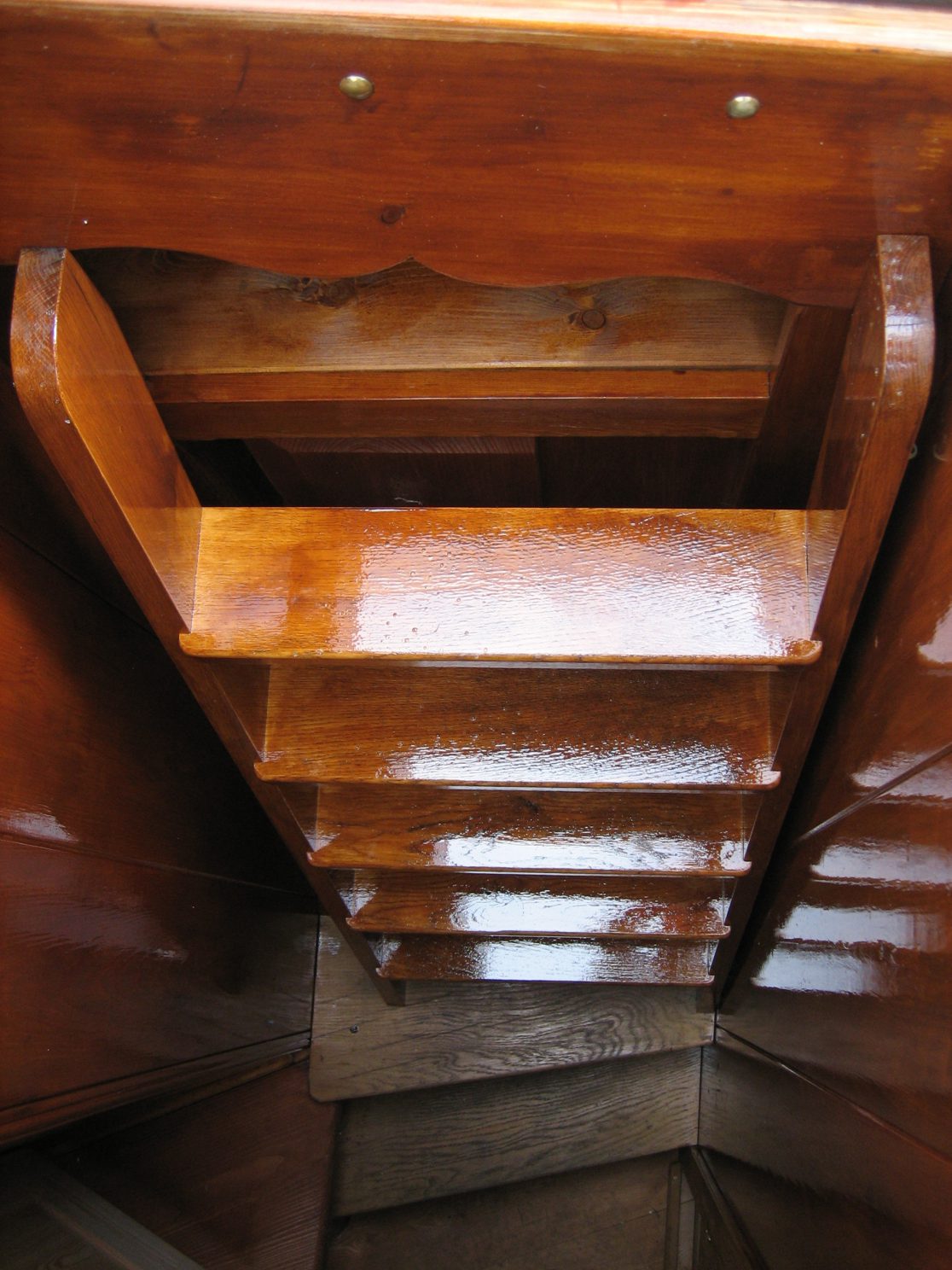 Scheepstrap naar achteronder van stevenaak