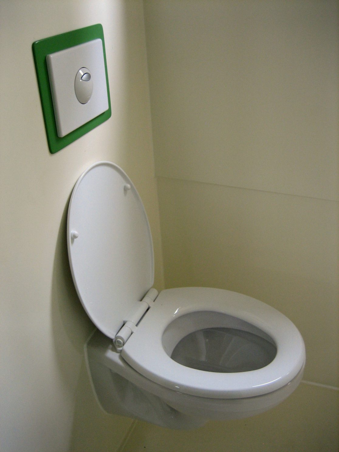 Kleine badkamer in een scheepsroef